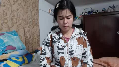 kitty_small69 online show from May 18, 2026, 4:07 am