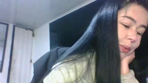 kitty_small69 online show from July 3, 2026, 2:29 am