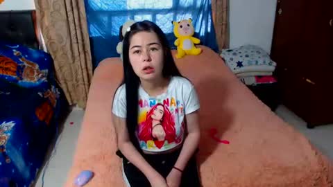 kitty_small69 online show from July 24, 2026, 1:31 pm