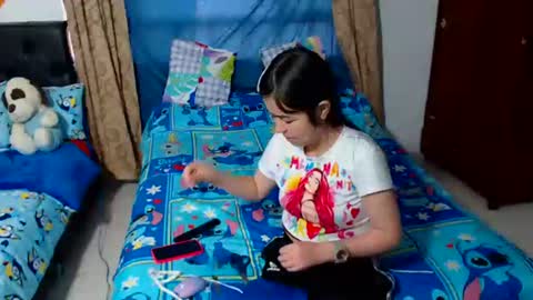 kitty_small69 online show from August 5, 2026, 2:09 pm