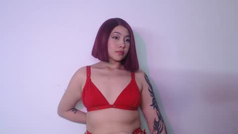 nina martinez online show from June 25, 2026, 6:29 am