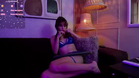 kitty_star_ online show from April 24, 2026, 8:44 pm