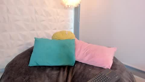 kitty online show from April 17, 2026, 1:03 pm