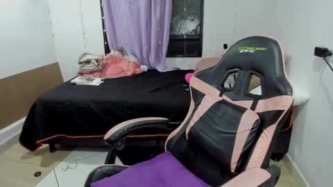 violet online show from February 18, 2025, 5:53 am