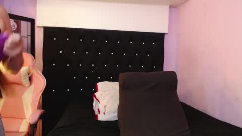 paola online show from October 4, 2025, 11:14 pm