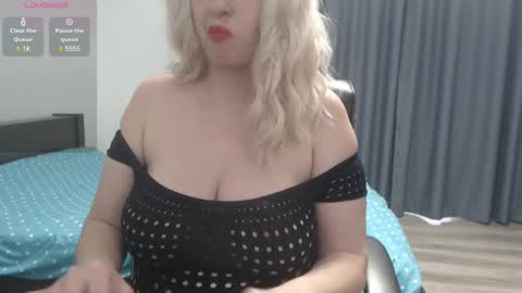 kittyonfiree online show from February 25, 2025, 2:44 pm