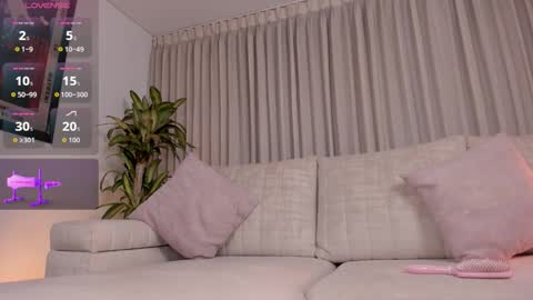 Snapshot of kittyskirtt chatting on November 23, 2025, 11:37 pm Sebastian online show from November 23, 2025, 11:37 pm