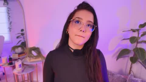 Sophie online show from November 21, 2025, 9:57 pm