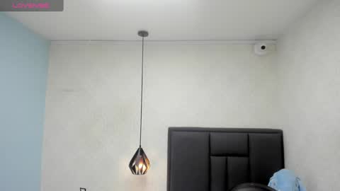  K I T T  Y  online show from January 15, 2025, 12:15 pm