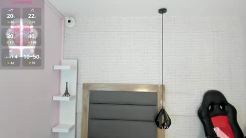  K I T T  Y  online show from January 14, 2026, 11:53 pm