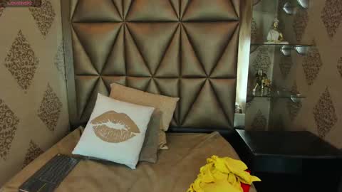 kittyvelvet_ online show from March 7, 2025, 12:34 pm