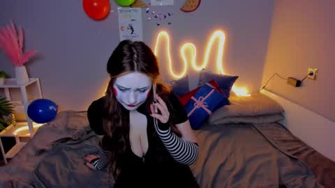 Rina online show from October 31, 2025, 1:28 am