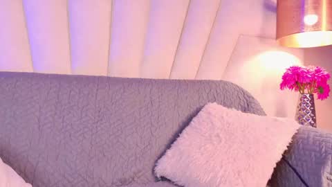 Snapshot of kity_hill chatting on May 21, 2026, 5:36 am Kitty Hill online show from May 21, 2026, 5:36 am