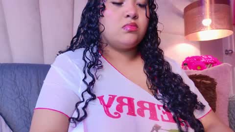 Snapshot of kity_hill chatting on June 5, 2026, 3:35 am Kitty Hill online show from June 5, 2026, 3:35 am