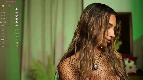 Erika online show from September 26, 2025, 7:40 pm