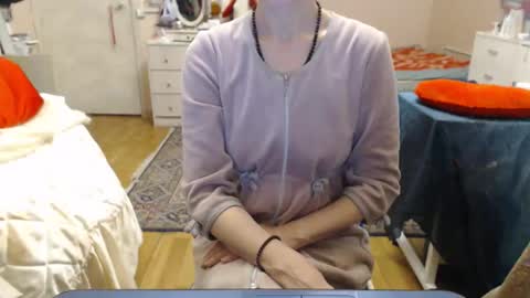 KiuminBerry online show from February 10, 2026, 5:28 pm
