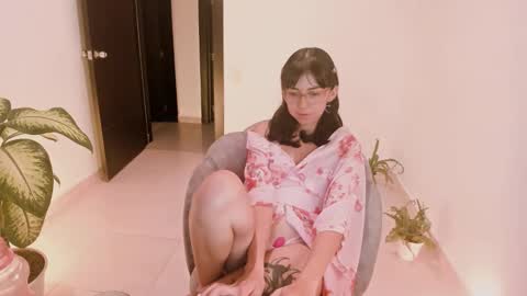 Little piece of fruit online show from December 20, 2024, 3:25 am