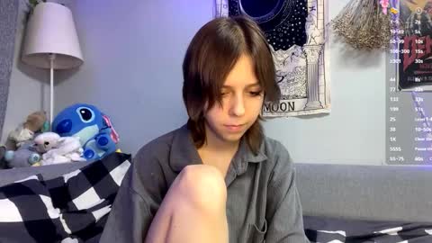 Luna online show from December 3, 2025, 9:24 pm