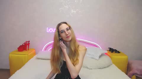 Klary online show from February 24, 2025, 8:38 am