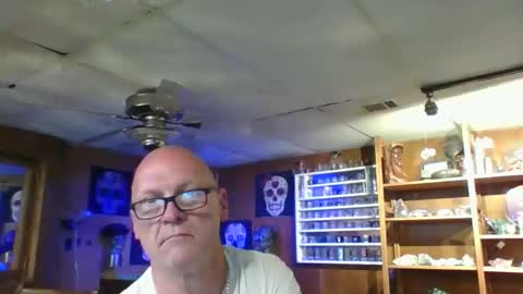 Snapshot of kleeeen chatting on May 7, 2026, 10:53 am MrKleeen online show from May 7, 2026, 10:53 am