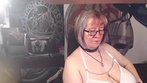 Michelle online show from April 19, 2026, 4:06 pm