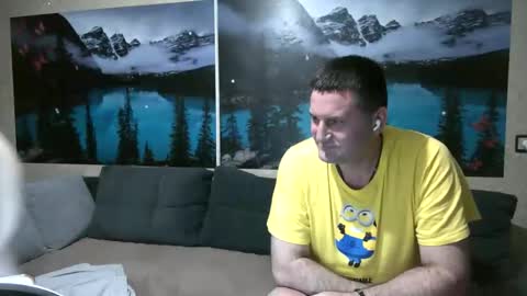 Kleosnow online show from September 13, 2025, 8:30 pm