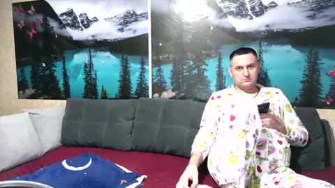 Kleosnow online show from April 12, 2026, 9:47 am