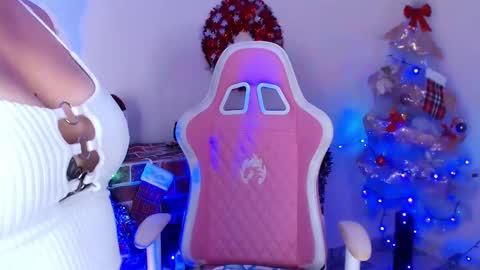 Kloe online show from December 25, 2024, 6:41 pm