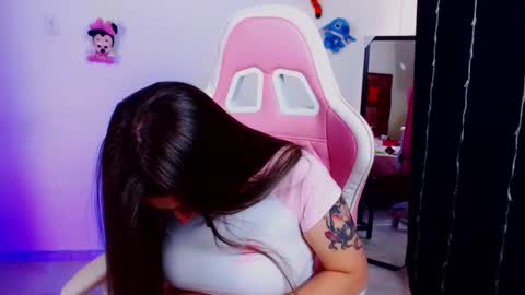 Kloe online show from April 21, 2026, 9:28 pm