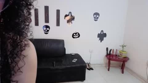 Kloe  online show from October 15, 2025, 2:50 pm