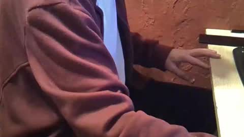 Snapshot of klovesu2000 chatting on December 30, 2024, 3:35 pm klovesu2000 online show from December 30, 2024, 3:35 pm