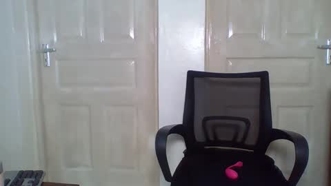 Snapshot of knight_nurse69 chatting on October 25, 2025, 12:07 am knight_nurse69 online show from October 25, 2025, 12:07 am