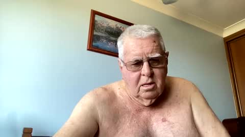 Aussiedude online show from February 25, 2025, 11:44 pm