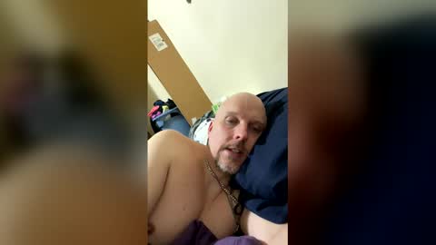 knotdaddy1983 online show from April 24, 2026, 2:19 pm