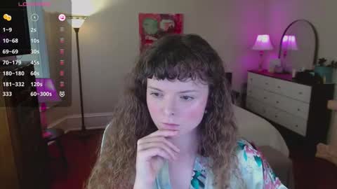 knowlita  online show from October 14, 2025, 2:07 pm