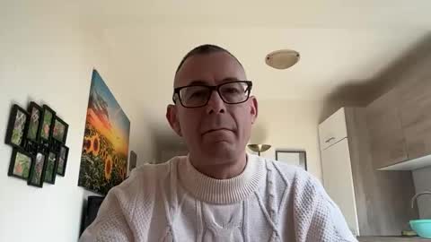 knusperhase1 online show from April 14, 2026, 12:33 pm