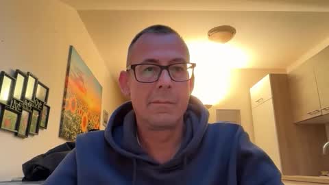 knusperhase1 online show from April 20, 2026, 6:42 pm