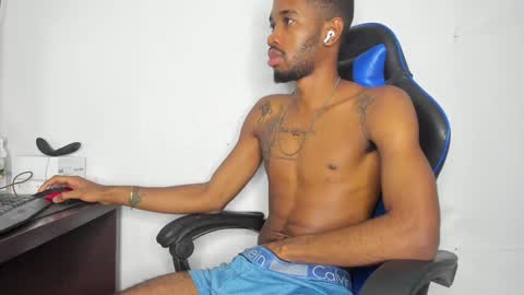 Snapshot of kofi_exotic_ chatting on December 19, 2024, 7:40 pm kofi online show from December 19, 2024, 7:40 pm