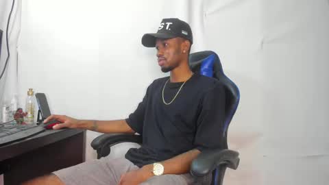 Snapshot of kofi_exotic_ chatting on February 25, 2025, 4:21 pm kofi online show from February 25, 2025, 4:21 pm