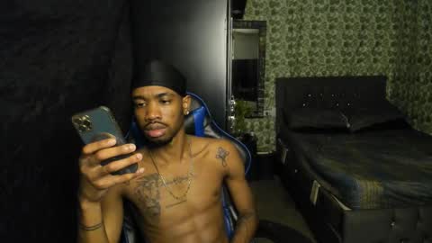 Snapshot of kofi_exotic_ chatting on December 3, 2025, 8:29 pm kofi online show from December 3, 2025, 8:29 pm