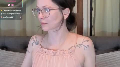 Snapshot of kohlbird chatting on November 26, 2025, 4:24 am kohlbird online show from November 26, 2025, 4:24 am