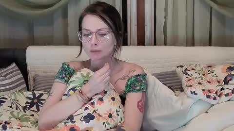 Snapshot of kohlbird chatting on December 4, 2025, 3:05 am kohlbird online show from December 4, 2025, 3:05 am