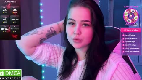 Mia online show from January 17, 2025, 7:49 pm