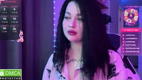 Mia online show from March 9, 2025, 7:01 am