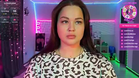 Mia online show from February 8, 2026, 11:08 pm