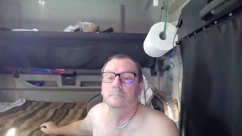 Snapshot of komputer123456789 chatting on May 24, 2026, 6:29 am Bogdan online show from May 24, 2026, 6:29 am