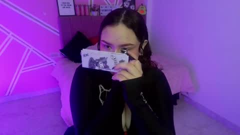 camila online show from April 21, 2026, 4:52 am