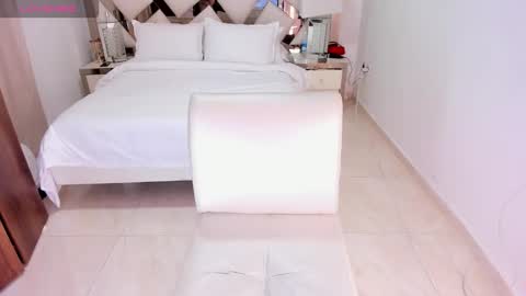 Koral Cuz online show from October 20, 2025, 4:07 pm