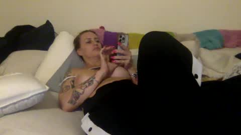 koyoteej online show from January 21, 2025, 10:52 am