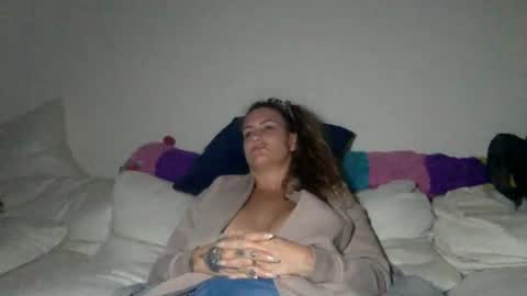 koyoteej online show from March 9, 2025, 3:43 am